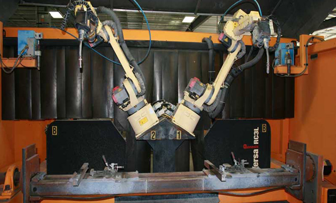 FabMasters' state of the dart dual-arm robotic welding machine.